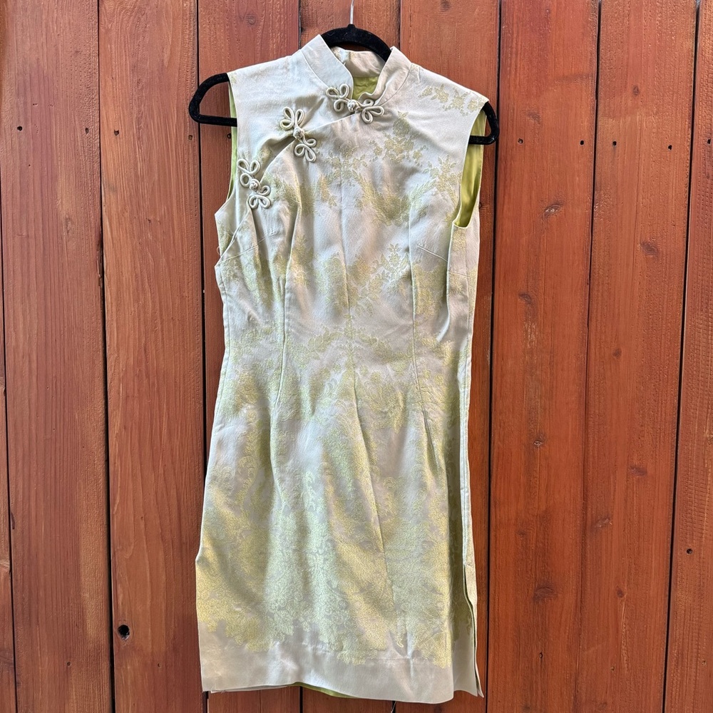 Vintage qiapo style green dress